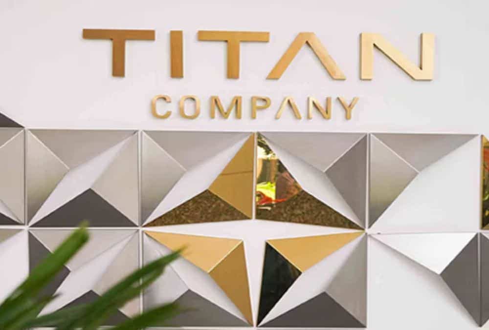Titan: Q2FY26 में 20% सालाना बढ़त दर्ज करने के बाद शेयर में 4% की तेजी।