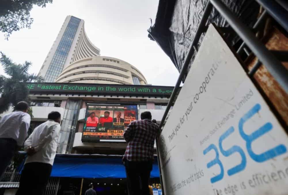 नवंबर 2024 के शीर्ष प्रदर्शन करने वाले सेक्टर कौन से थे?