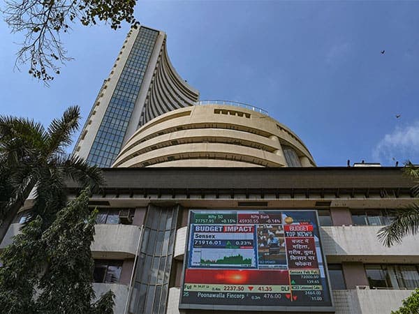 आशीष कचोलिया के स्टॉक्स, जो 58% के डिस्काउंट पर ट्रेड कर रहे हैं, निवेशकों के लिए ध्यान देने योग्य हैं।