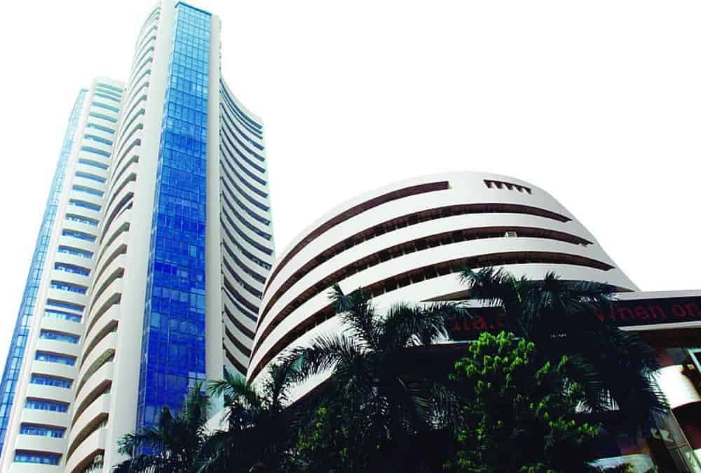 वे स्टॉक्स जिनमें FIIs ने Q3 में अपनी हिस्सेदारी घटाई, निवेशकों की नजर में रह सकते हैं।