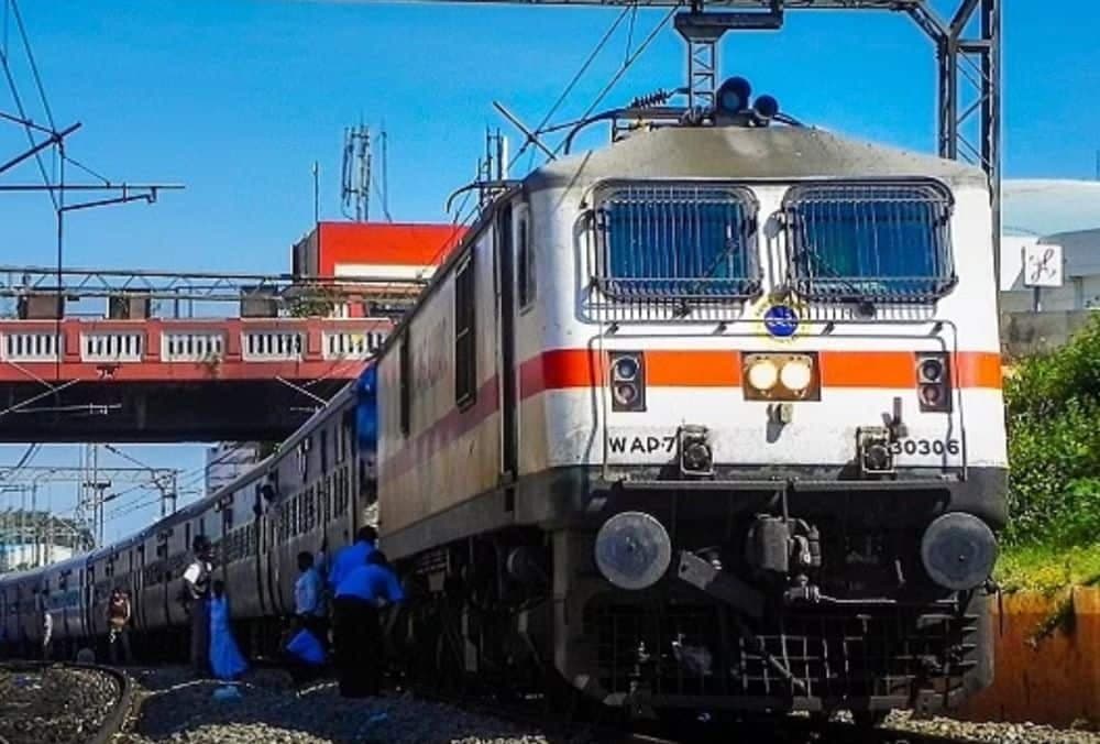 रेलवे स्टॉक में तेजी, South Eastern Railway से ₹210 करोड़ का ऑर्डर मिलने के बाद।