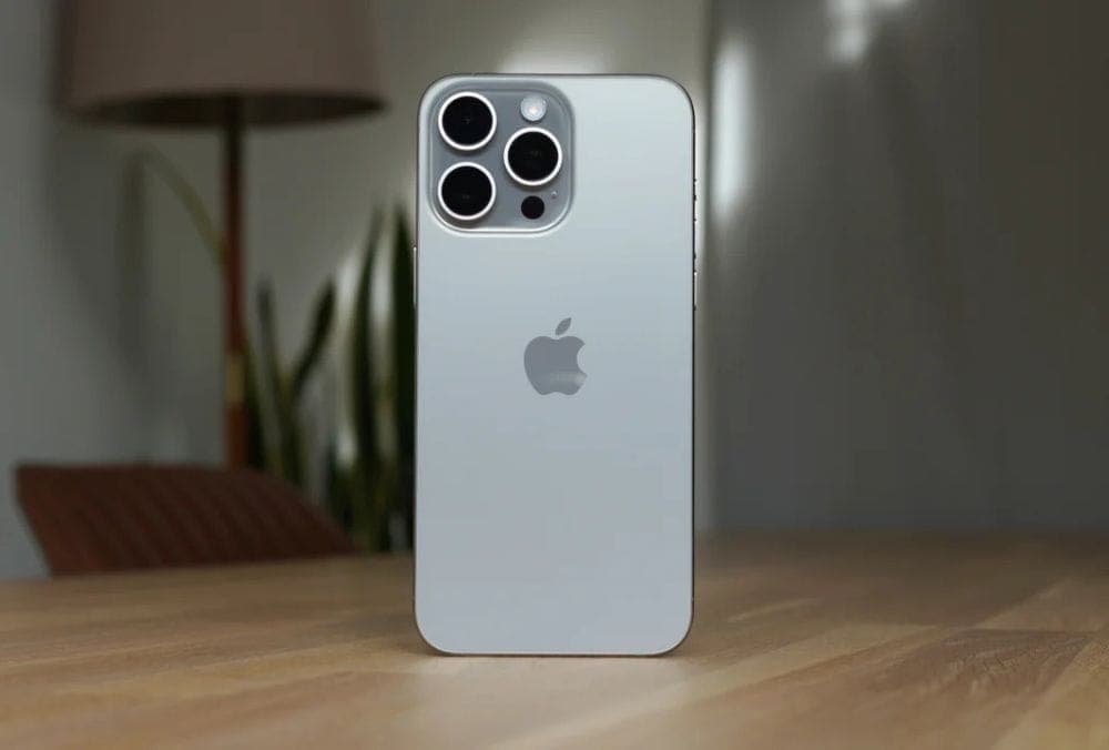 Apple के साथ साझेदारी करने के बाद, टेलिकॉम स्टॉक पर ध्यान केंद्रित हुआ।