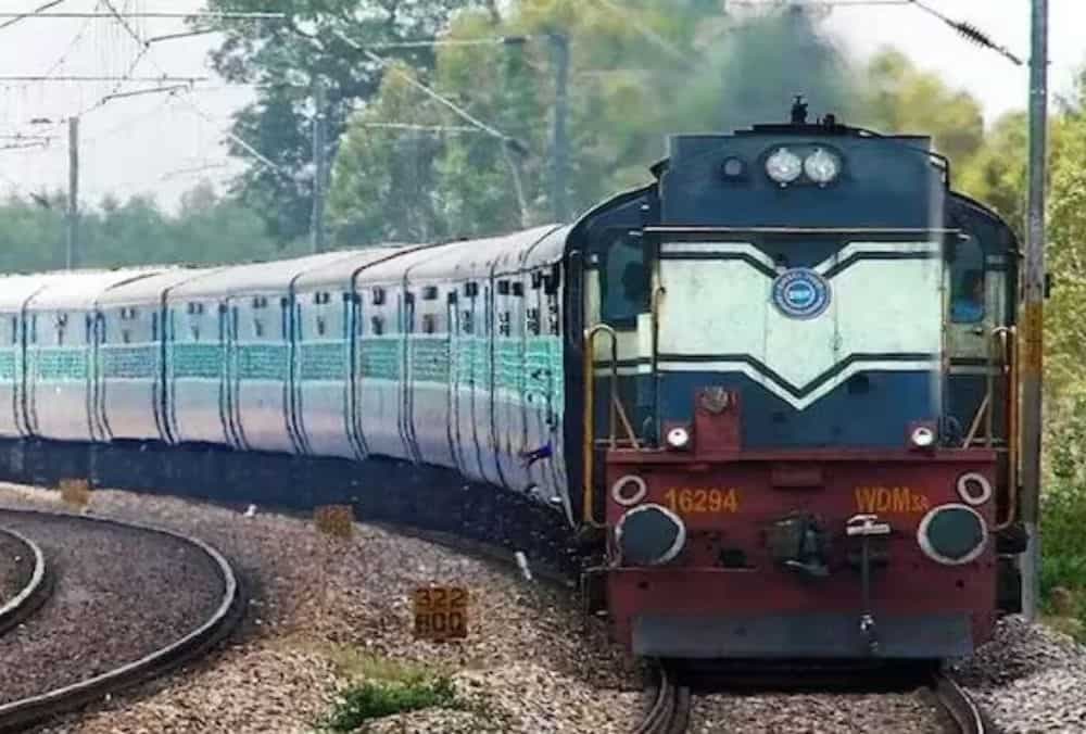 Railway stock jumps after signing MoU worth up to ₹5,000 Cr with Indian Port Rail and Ropeway