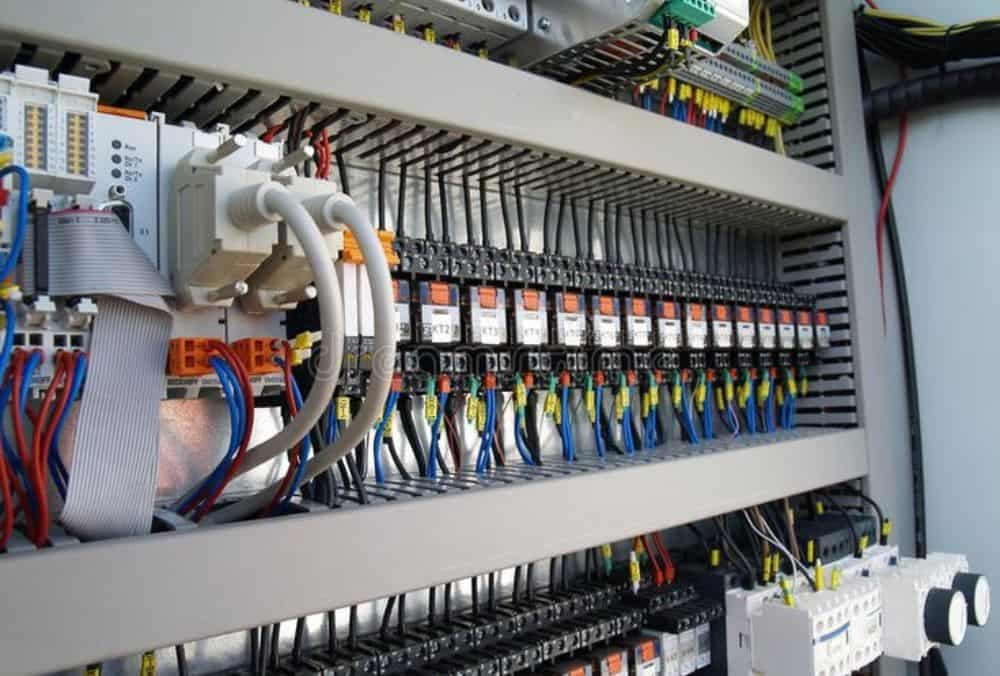 इलेक्ट्रिक इक्विपमेंट स्टॉक में 4% की गिरावट आई, क्योंकि प्रमोटर्स ने कंपनी में अपनी 2.37% हिस्सेदारी बेची।