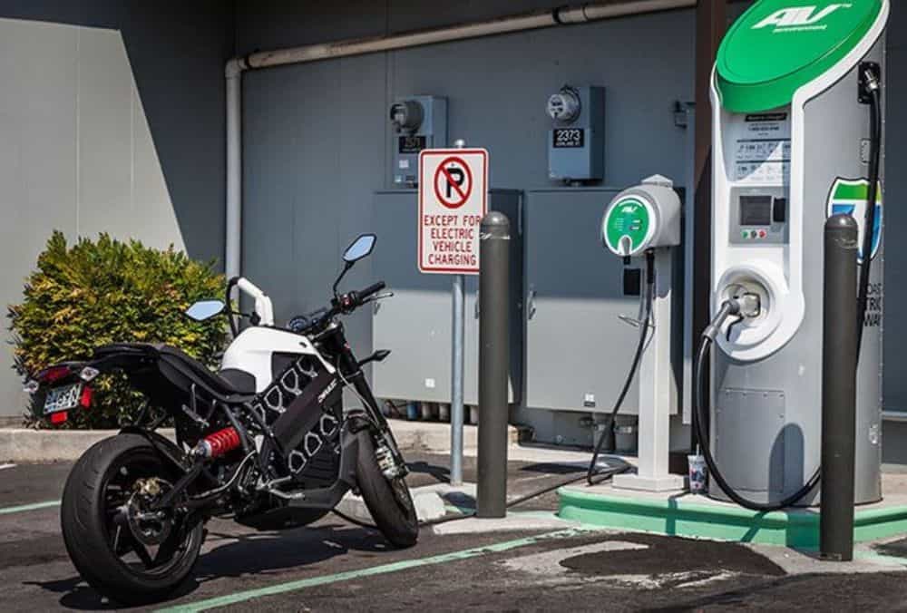 EV stock में 5% तेजी, कंपनी के नेपाल में एंट्री लेकर अपने ग्लोबल बिजनेस को और बढ़ाने के बाद।
