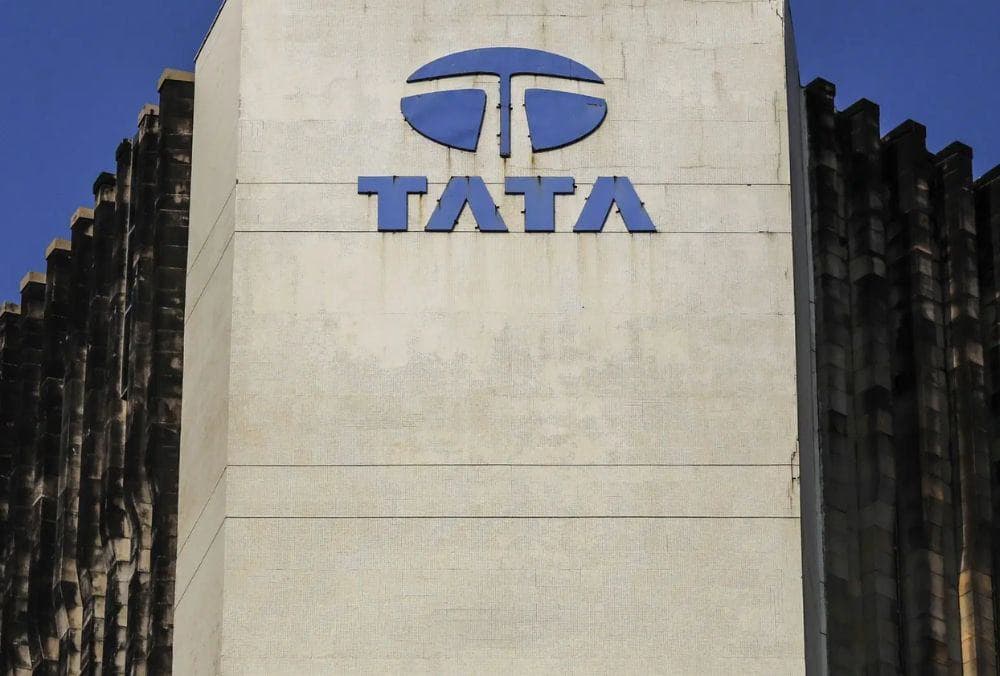 टाटा ग्रुप स्टॉक में 19% गिरावट, कंपनी के Q4 के कमजोर व्यापार अपडेट्स रिपोर्ट करने के बाद।