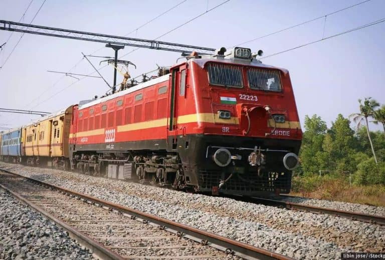  Railway stock rises 3% after securing ₹137 Cr order from Central Railway!
