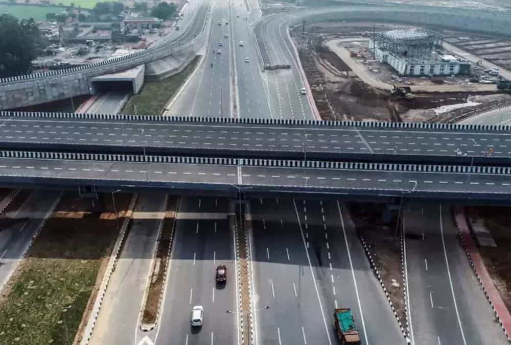 Infra stock secured NHAI deal for ₹1,391 crore, 43 km Economic Corridor boosting connectivity.